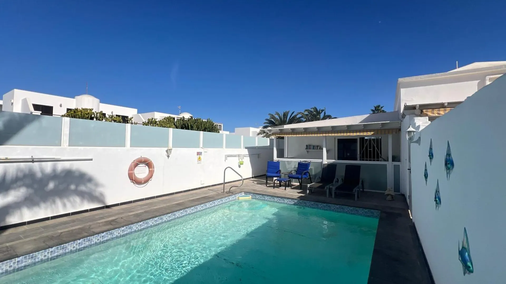 Casa Swn-Y-Mor, Two Bedroom Apartment With Private Poolの連絡先